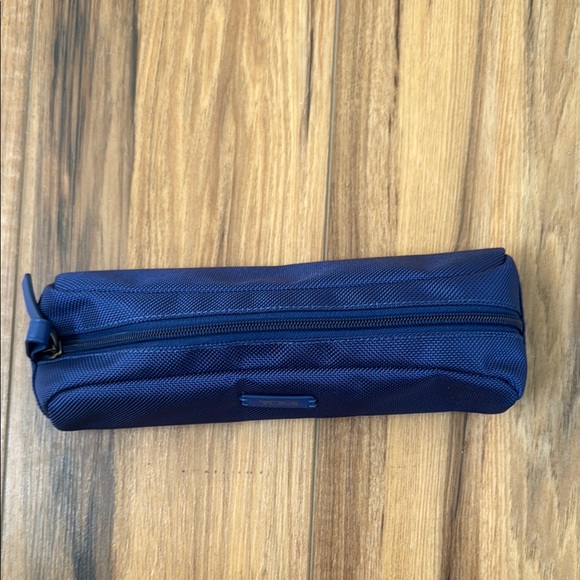 Tumi Blue Toiletry Bag Durable and Water-Resistant - Picture 2 of 3